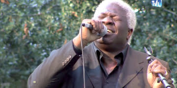 Bruno Edjenguélé en concert à Lunel-Viel
