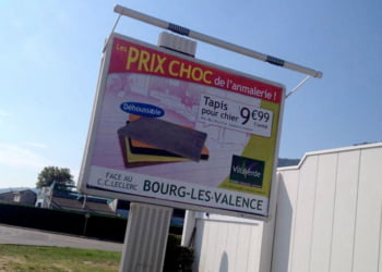 Campagne de communication ratée pour un tapis pour chien ?