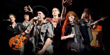 Les Naufragés est un groupe français de la région de Montpellier mêlant chanson populaire et rock