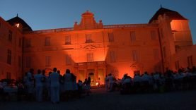 Grande première pour Castries et ses habitants qui décident de fêter en blanc la fin de l’été 2014, dans le château historique récemment acquis par la ville.