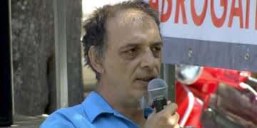 Vincent Espagne, membre du collectif de Lodève dans l'Hérault, répond aux questions du public et apporte des éclaircissements sur le code minier