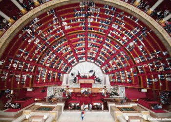 Les pleins pouvoirs à un président à l'Assemblée Nationale