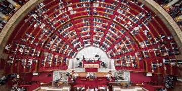 Les pleins pouvoirs à un président à l'Assemblée Nationale