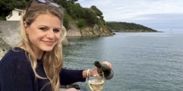 Bien que le virus du Covid reste beaucoup plus dangereux pour les personnes de plus de 60 ans, il devient rapidement clair que personne n'est immunisé même pas les plus jeune comme Rosie Parkes