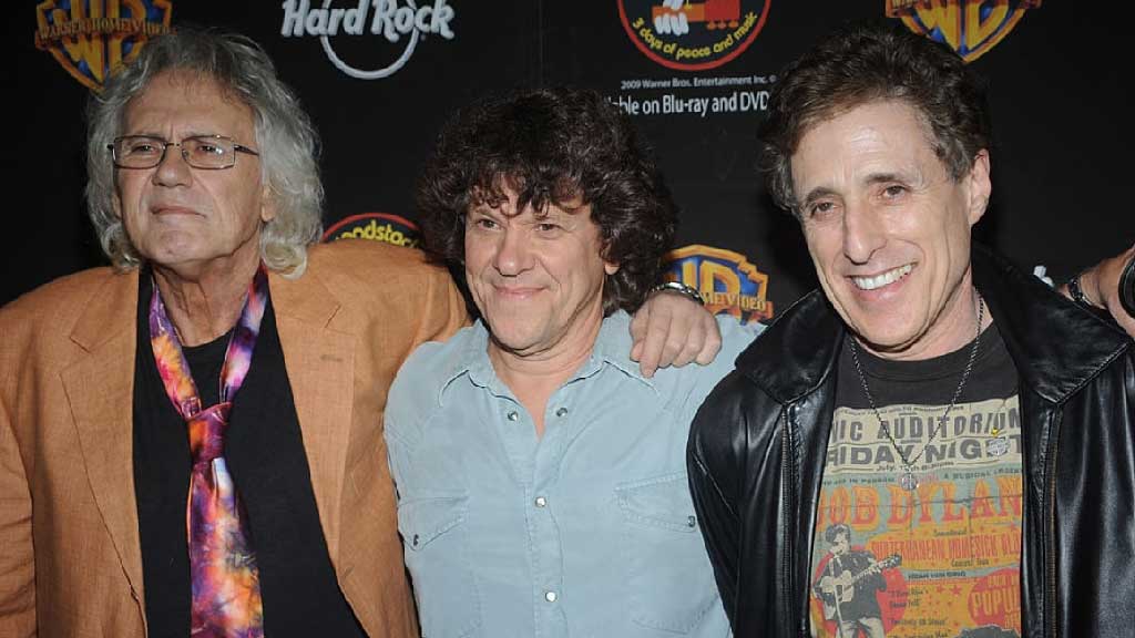 Artie Kornfeld, Michael Lang et Joel Rosenman assistent à la soirée de lancement du Blu-Ray " Woodstock 40 th Anniversary" au Hard Rock Café - Times Square le 4 juin 2009 à New York City. 