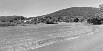 Un collectif d'habitants de Mialet s'élève contre le projet de création d'un rond-point sur la route qui traverse le hameau de Luziers